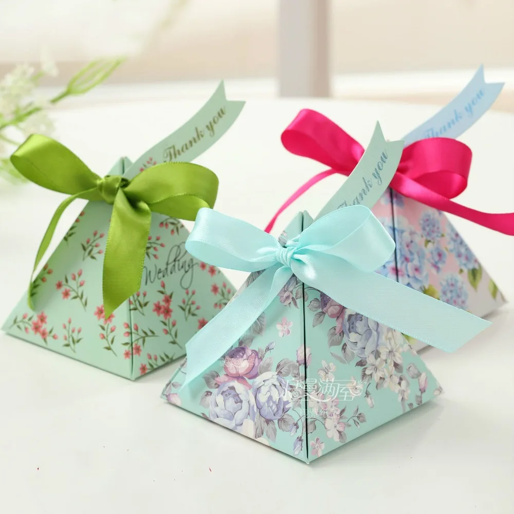 50 шт. треугольная красивая свадебная коробка конфет с цветочным принтом