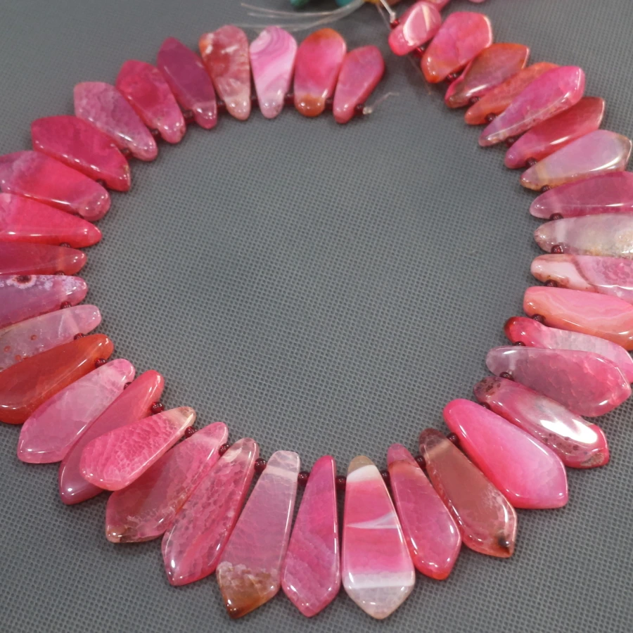 

10x20-30mm 38pcs Red Gems Stone Point Pendant Beaded, Natural Druzy Faceted Stone Beads Gems Connector Pendant, 15.5inch DIY