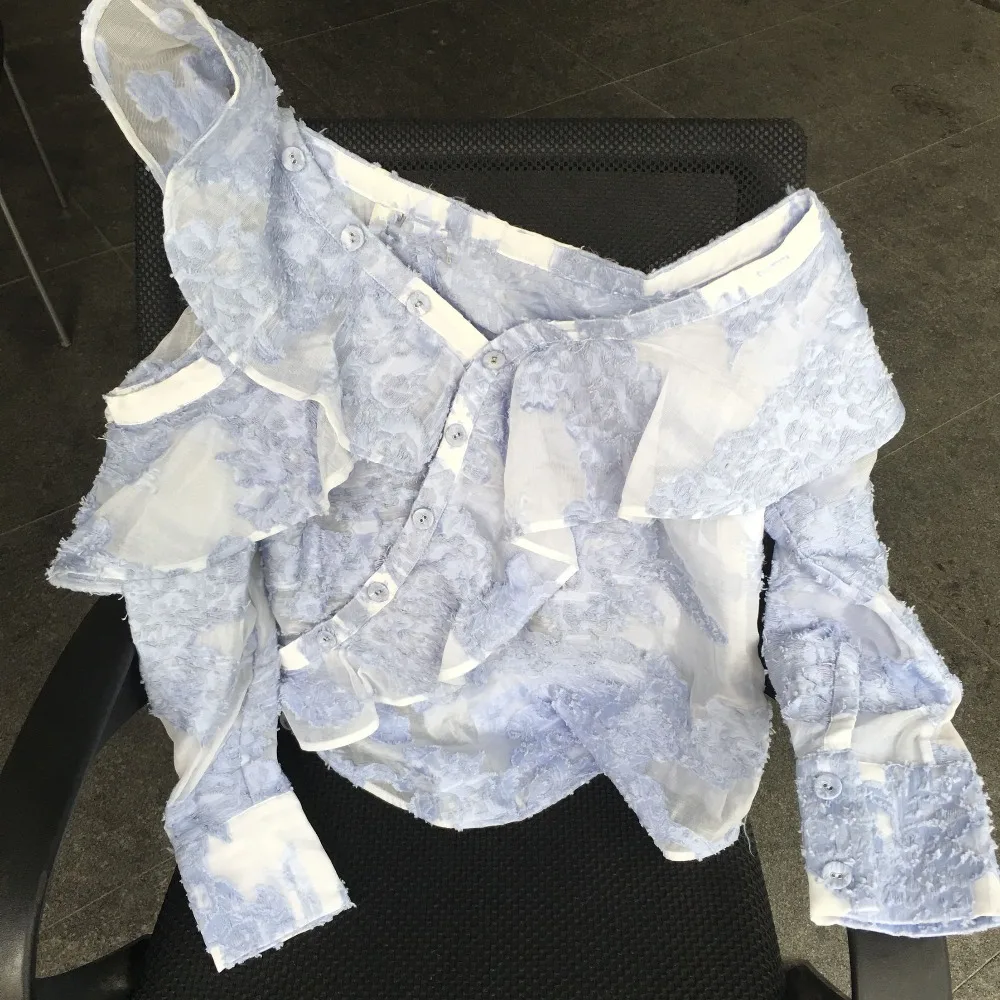 2018 осенние женские Топы с длинным рукавом вышивкой открытыми плечами