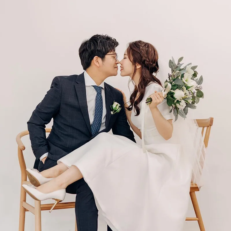 Новое весеннее сатиновое платье до середины икры с v-образным вырезом и молниями