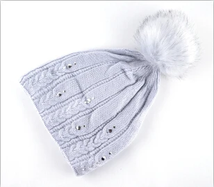 Шапка женская вязаная шапка Miss Beanies зимняя шапка для девочек s женская шапка головные уборы для женщин заклепки Gorro чистый цвет Casquette Beanie - Цвет: Light gray