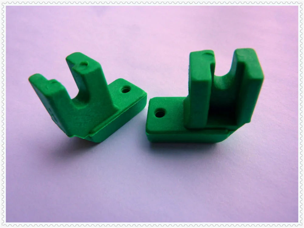 Детали для швейной машины лапка с невидимой молнией пластиковый материал 2