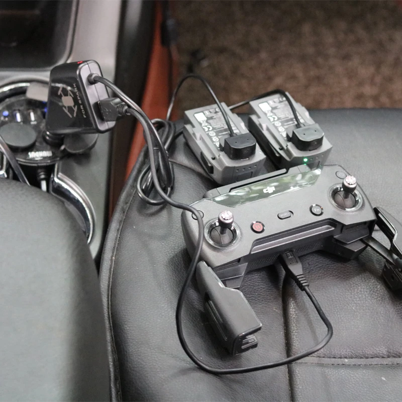 Автомобильное зарядное устройство DJI Spark 3 в 1 2 аккумулятора и USB порт с