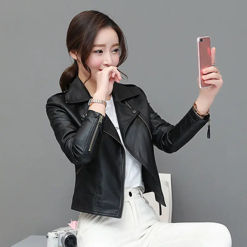 Модная черная кожаная куртка женское короткое приталенное пальто из