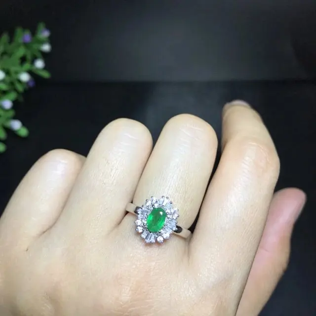 Новое ювелирное изделие Qi Xuan_Fashion Jewelry_Colombia Green Stone Flower Rings_S925 Solid Silver Woman Rings_Factory