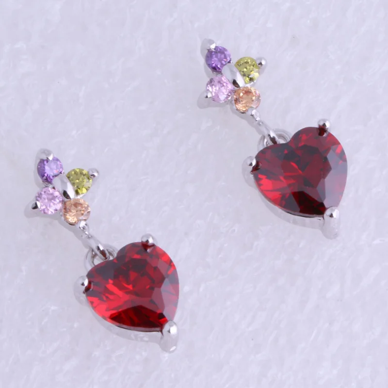 Любовный монолог очаровательные серьги в виде сердца серебристые красные пусеты