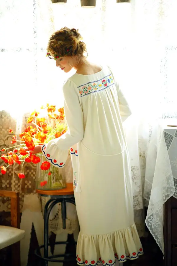 Женское зимнее шерстяное платье LYNETTE'S с оригинальным дизайном цветочной