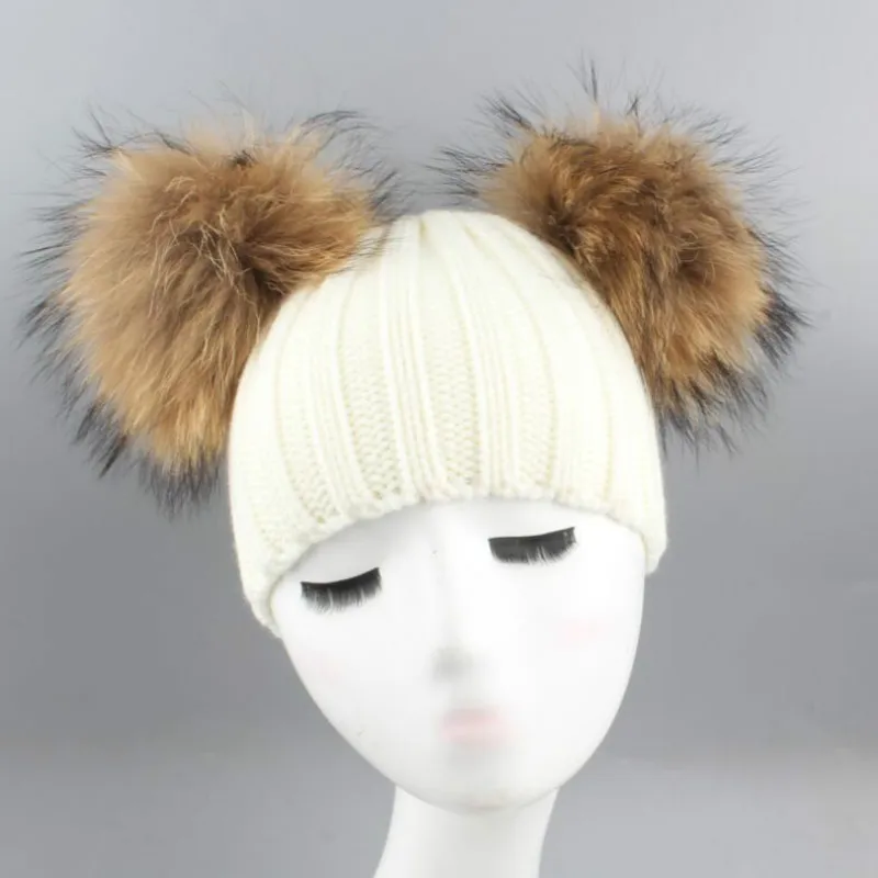 Детская зимняя шапка с двумя помпонами из натурального меха енота 15 см|raccoon fur
