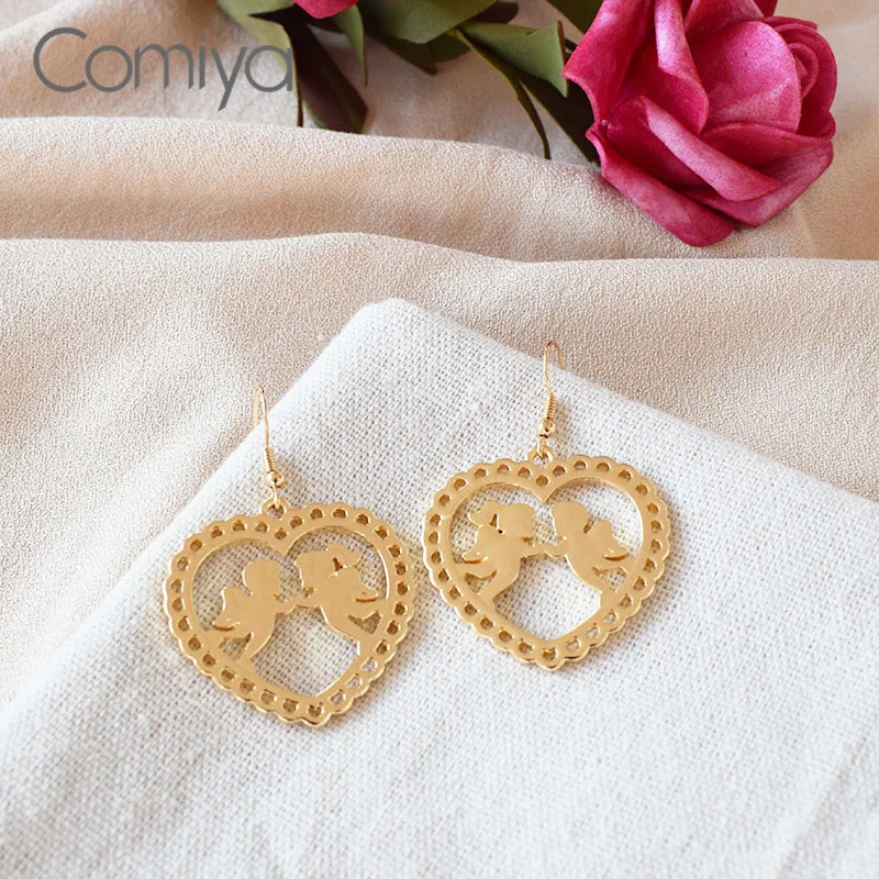 Comiya золотистые серьги подвески сердечко серебряного цвета длинный кулон