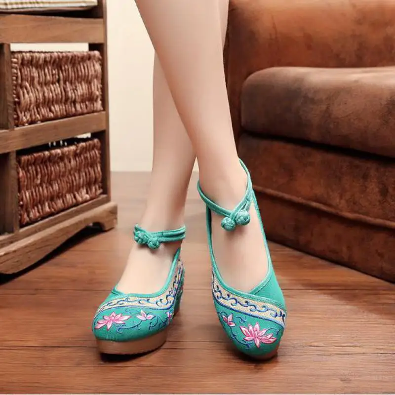 Летняя женская обувь запутались с вышивкой туфли на танкетке высоком каблуке