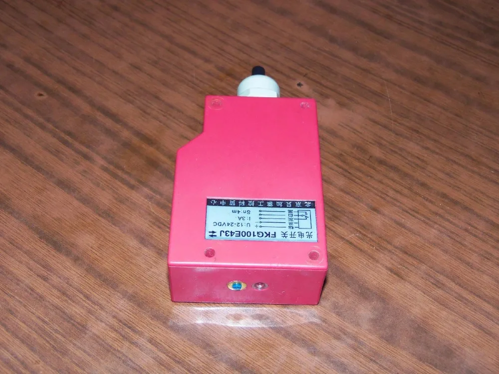 Фотоэлектрический переключатель прямоугольного расстояния FKG100E43J датчик