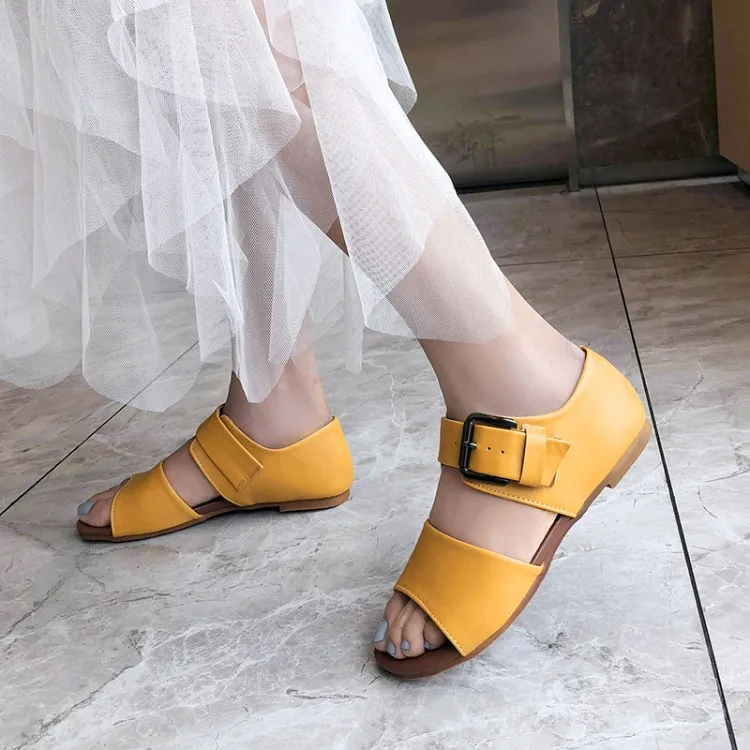 Сандалии женские на плоской подошве босоножки с ремешком открытым носком и