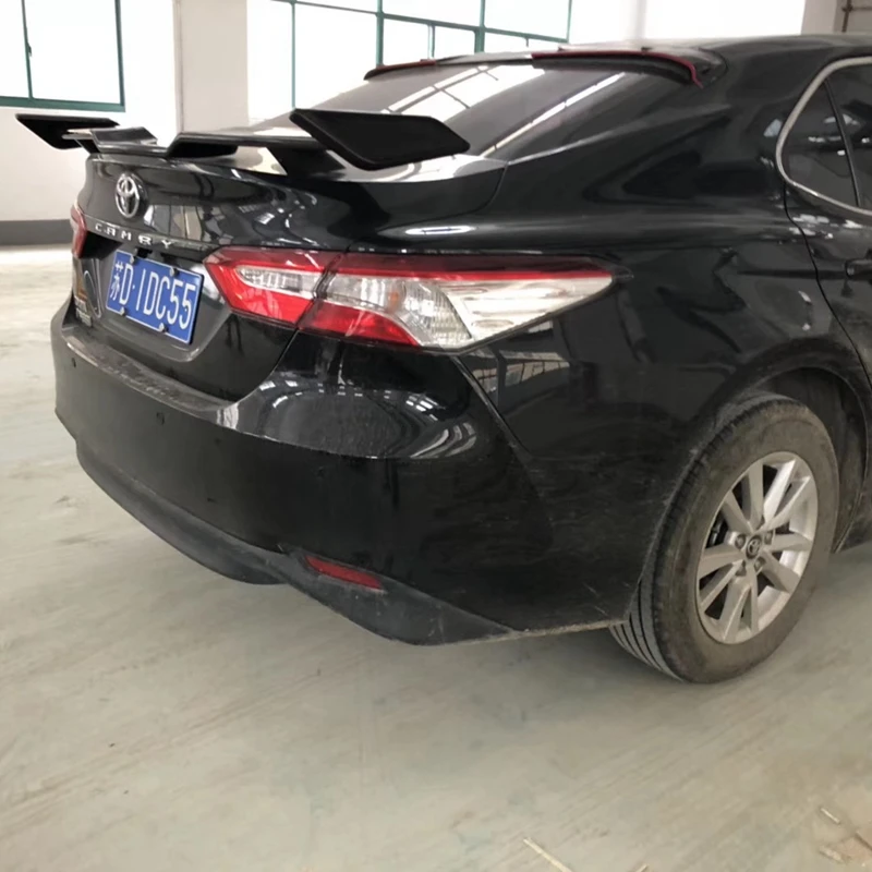 Для toyota Camry высокое качество и твердость ABS материал большой спойлер с цветной краской дизайн camry спойлеры