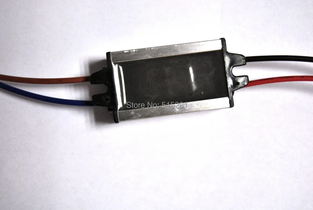 

BSOD LED Driver DC24-36V 20W 600mA Constant Current LED Power Supply Floodlight Driver (10series 2 parallel) Waterproof IP65