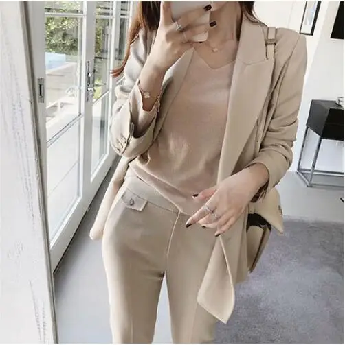 Женский брючный костюм повседневный из двух предметов профессиональный