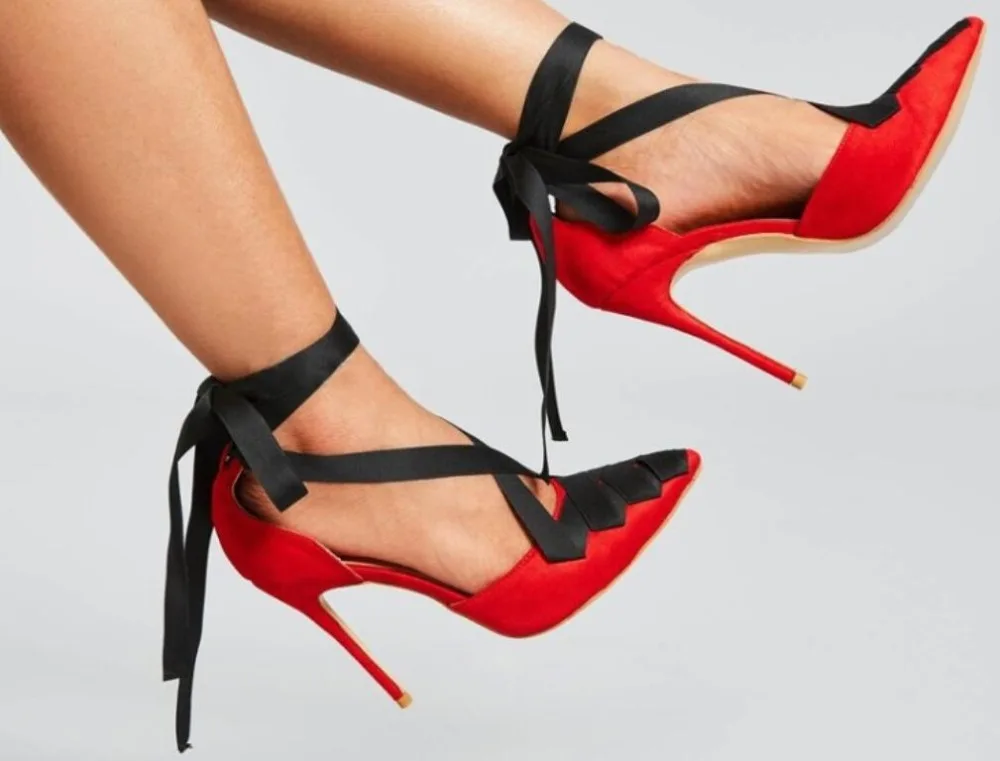 Туфли лодочки женские атласные высокий каблук заостренный носок на шнуровке