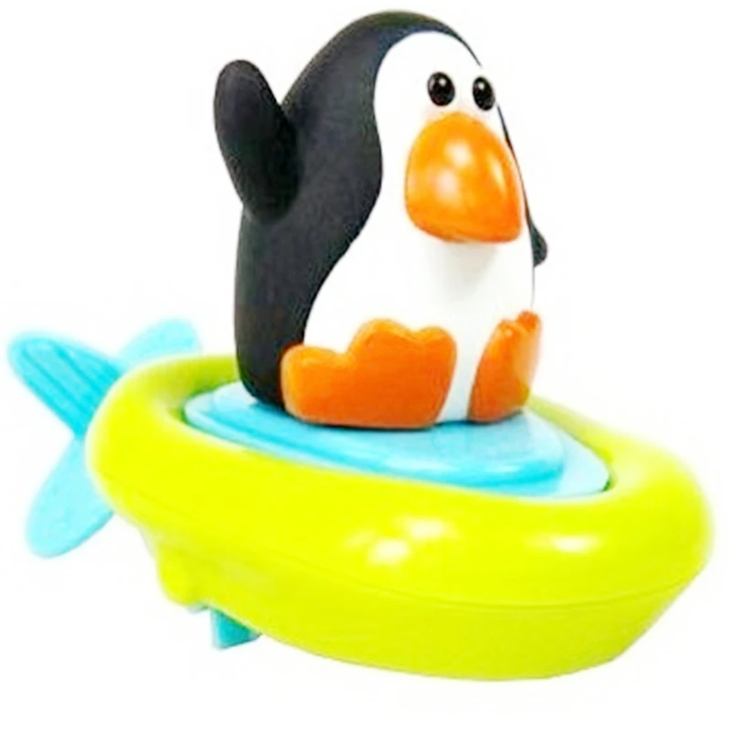 Милые животные играющие с водяным канатом игрушки-лодки в виде пингвина Детские