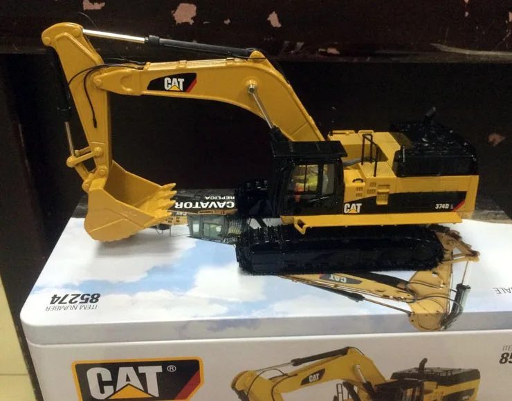 

New Packing - Caterpillar Cat 374D L Hydraulic Excavator 1/50 Scale Metal Model DM85274 By Diecast Masters