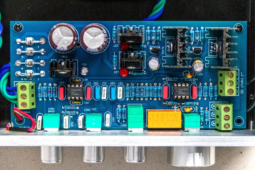 Стереозвук Hi Fi предусилитель BASS + MID TREBLE Регулируемый Собранный чехол класс A