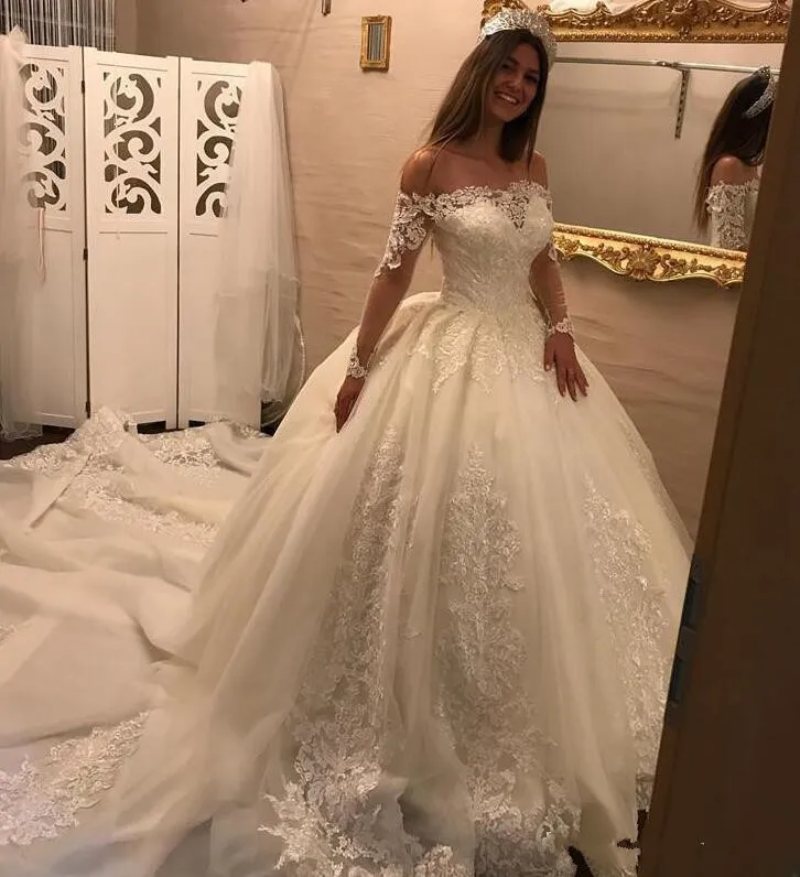 Свадебные бальные платья с длинным рукавом и открытыми плечами свадебные со