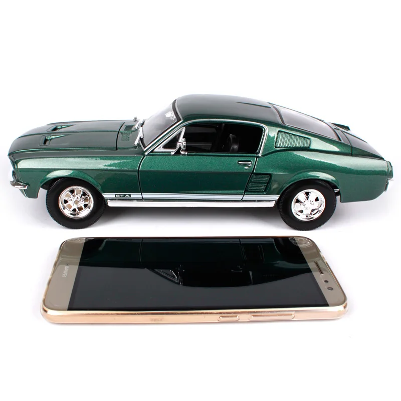 Модель автомобиля Maisto 1:18 1967 Ford Mustang GTA Fastback черный зеленый металлический литьевой автомобиль размером 260*100*75 мм в стиле роскошной винтажной моторной формы, артикул 31166.
