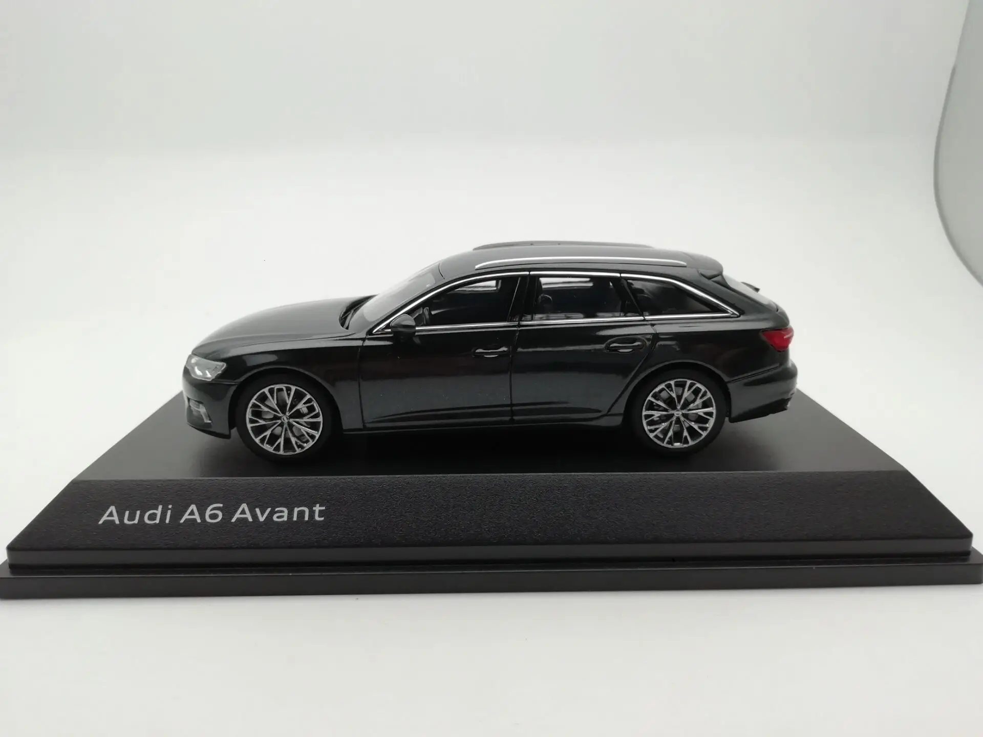 Оригинальная фабрика 1:43 Au di A6 Avant белый сплав игрушечная машинка игрушки для детей литая под давлением модель автомобиля подарок на день рождения