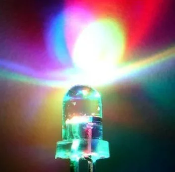 Бесплатная доставка 500 шт. 3 мм RGB 7 цветов быстрая вспышка светодиодные