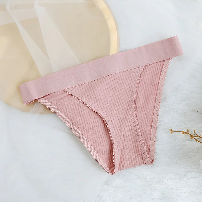 Пуш-ап Беспроводной бюстгальтер пикантные удобные Bralette комплект хлопок нижнее белье с подкладками костюмы оборками снизу, Трусики-бикини белье с низкой посадкой