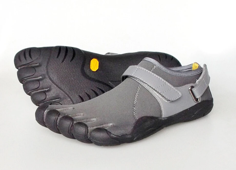 Five fingers shoes sneakers climbing 