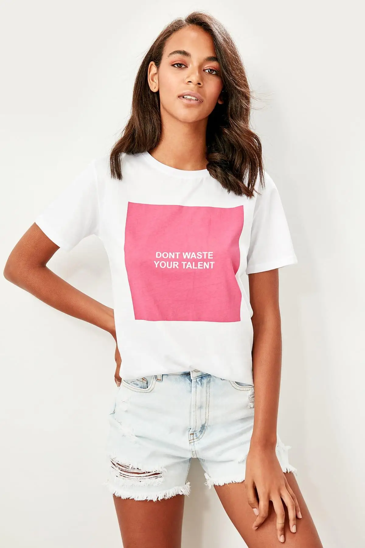Trendyol белые Базовые Трикотажные футболки с принтом TWOSS19TS0569|Футболки| |