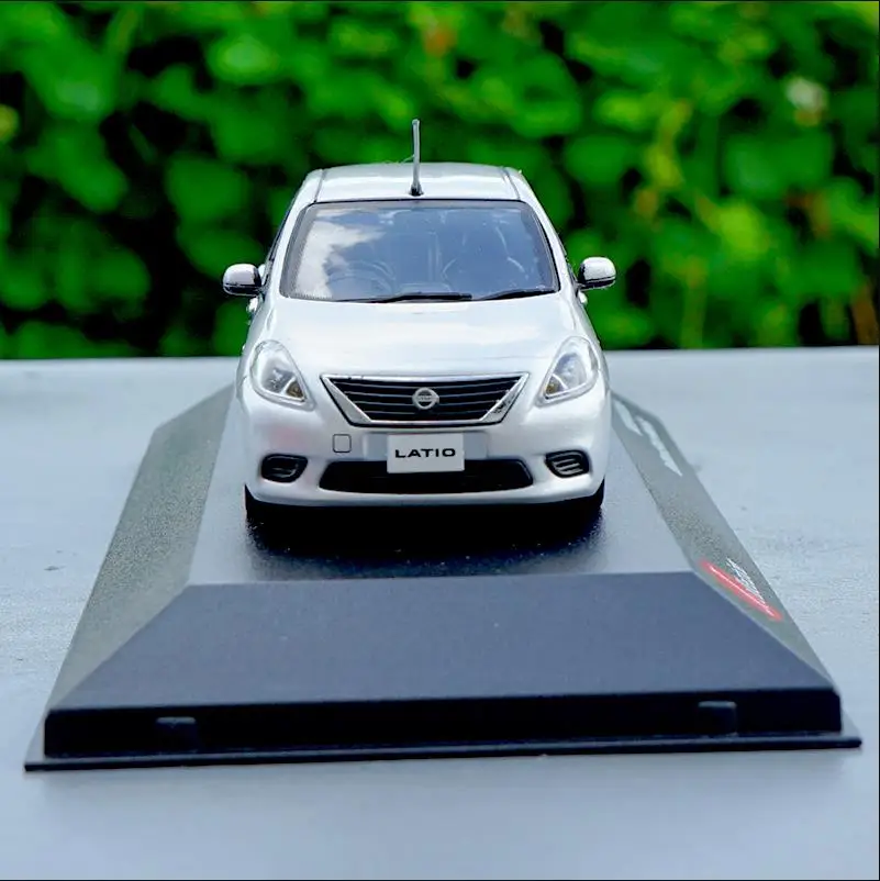 1:43 автомобиль Nissan Latio сплав игрушка Высокая коллекция моделирования модель