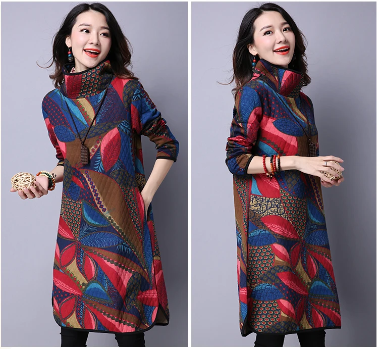 Зимнее платье джемпер с высокой горловиной и объемной подкладкой из хлопка