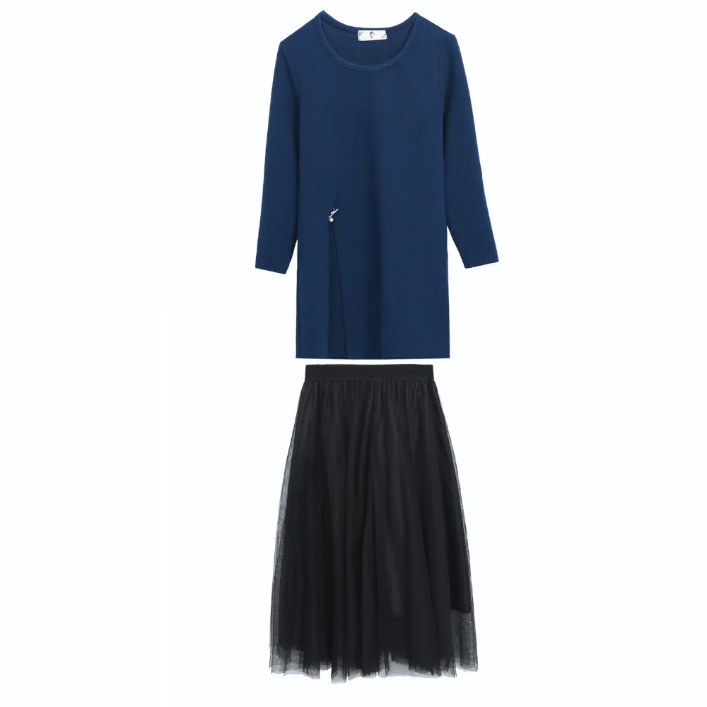 Женский трикотажный пуловер и юбка из сетчатой газовой ткани |