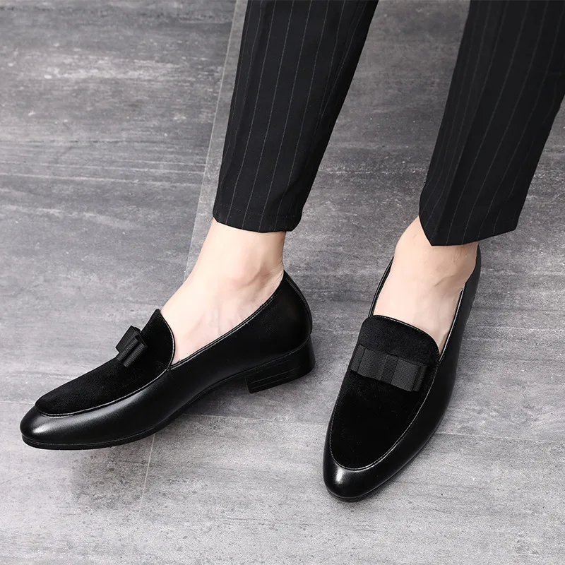 

2019 New Gentlemen Bowknot Wedding Dress Male Flats Casual Slip on Shoes Black Patent Leather Red Suede Loafers Men Formal Shoes