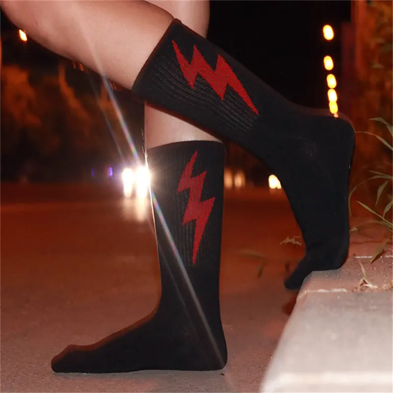 Lightning Black Для мужчин модные веселое Harajuku хлопковые носки улица хип-поп носки без пятки Прохладный Мужская Скейтборд экипажей черный, белый цвет Happy socks 35-43 - Цвет: Lightning Black