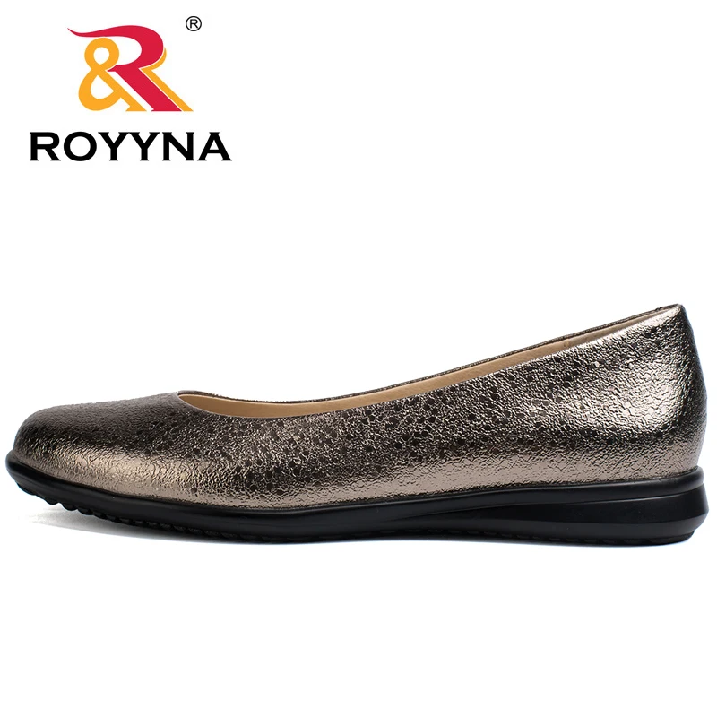 ROYYNA Hot Style Women Flats Round Toe Women Loafers Metal Color Material Female Shoes Light Soft PU Out Soles Ladies Shoes