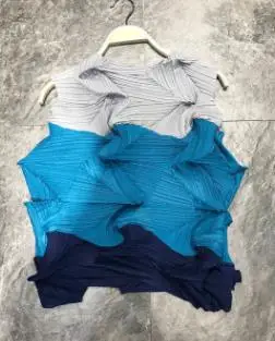 gray Peacock blue Miyake плиссированный жилет свободного размера плюс подходящая по цвету футболка Летняя новая женская рубашка sanzhai - Цвет: gray Peacock blue
