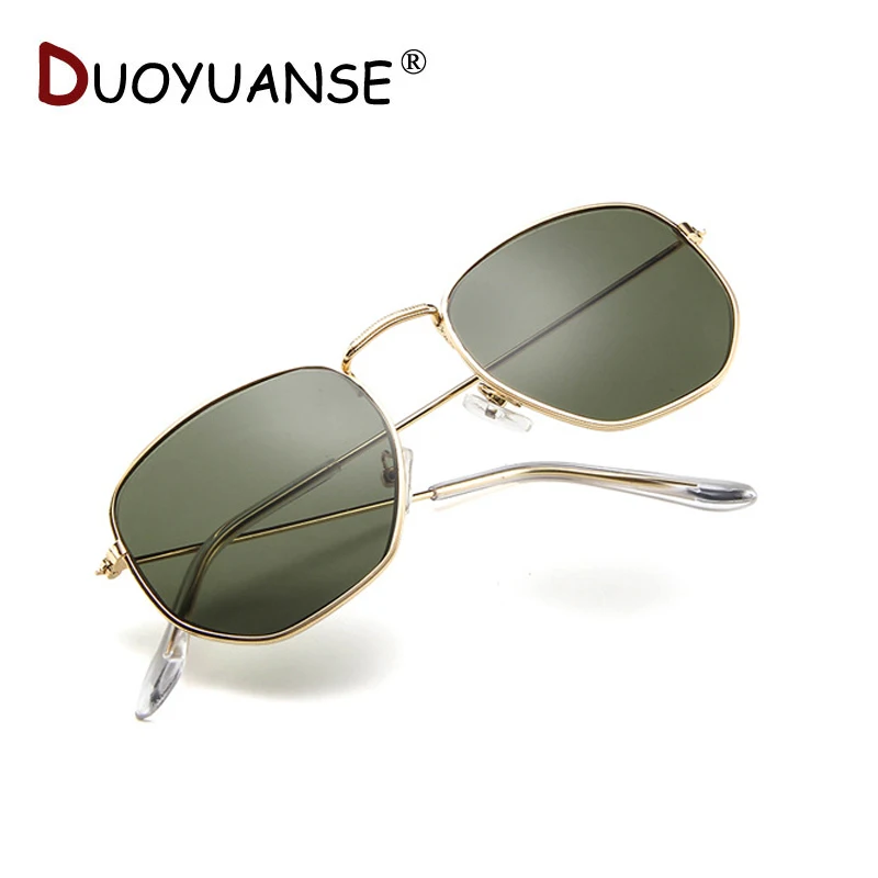 Очки солнцезащитные с прозрачными стеклами и восьмиугольной оправой |