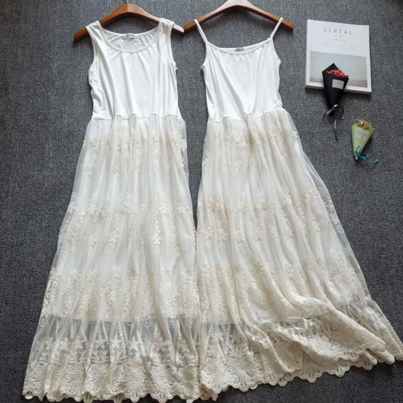 

Japanese Modal Mori Girl Sweet Dress Women Sleeveless Femmes Black White Lace Floral Embroidery Beach Hollow Underdress U582