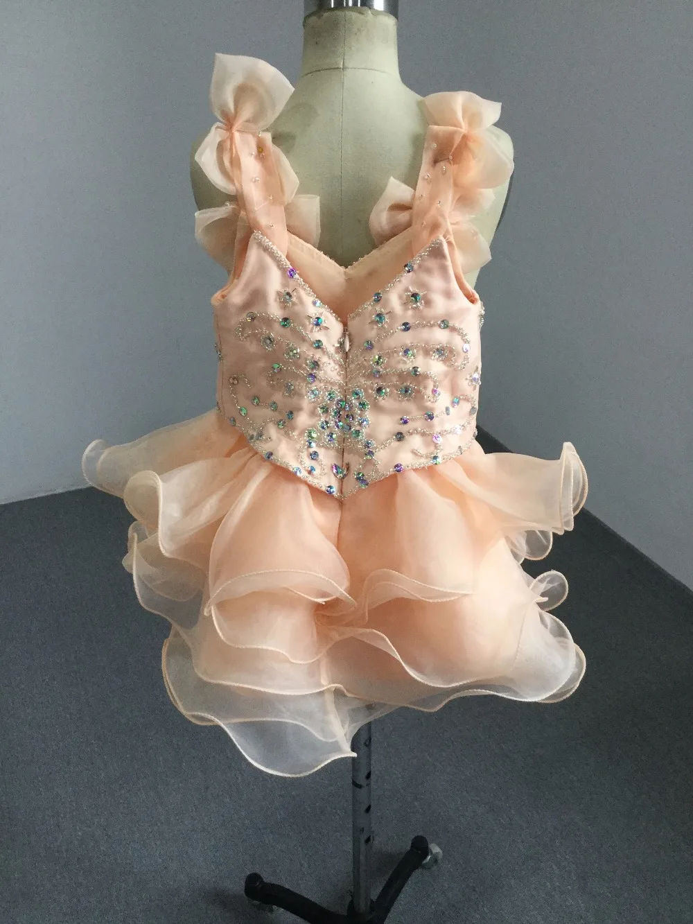 Блестящие цвета стразы 9 месяцев Детские блестящие платья V образный вырез и