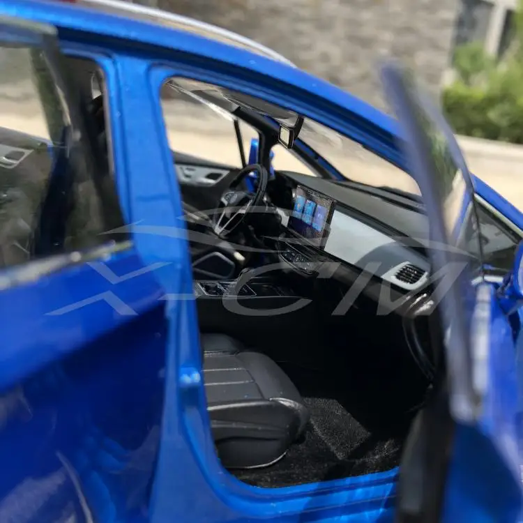 Литая модель автомобиля BYD Song MAX 1:18(синий) крышка двигателя и багажник не открываются+ маленький подарок