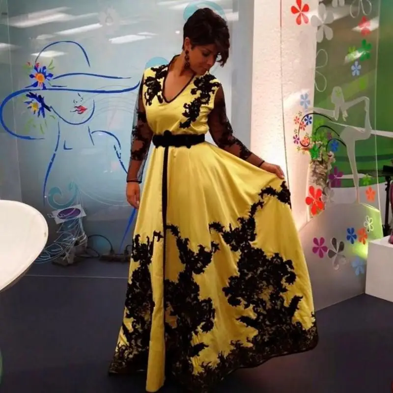 Желтое атласное черное кружевное платье для выпускного вечера с v образным