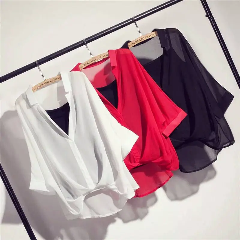 

Chiffon shirt strap two-piece spring and summer new female student shirt bat sleeve Korean version of the sleeves loose shirt