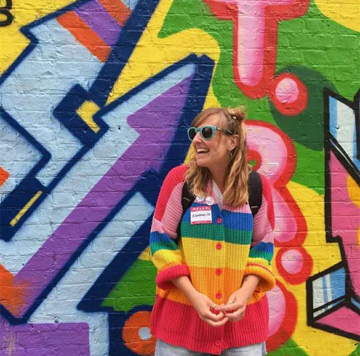 Кардиган женский вязаный радужной в полоску с вышивкой сердца и надписью |