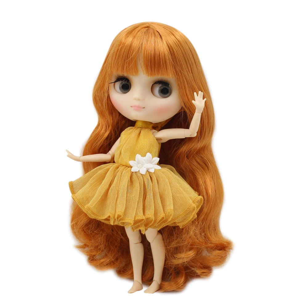 Кукла средней длины Blyth телесного цвета с матовым лицом и серыми глазами длиной 20