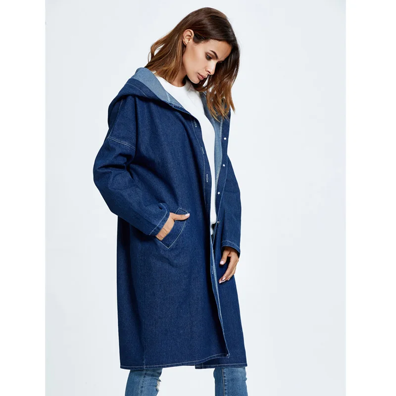 Женская джинсовая куртка с капюшоном длинная свободная из денима эффектом