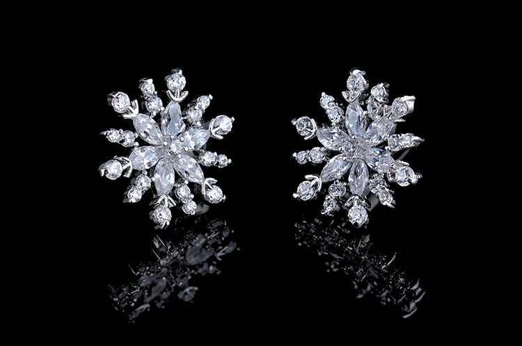2015 новый список снежные серьги-гвоздики в форме цветка высокое качество CZ модные
