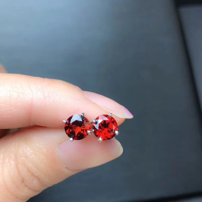Женские круглые серьги гвоздики Procogem изящные из серебра 925 пробы 6 мм 2Ct 5A