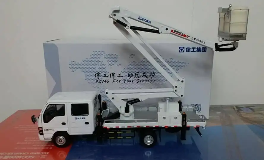 1/35 XCMG GKH23A восходящая спасательная машина воздушная Рабочая платформа белая