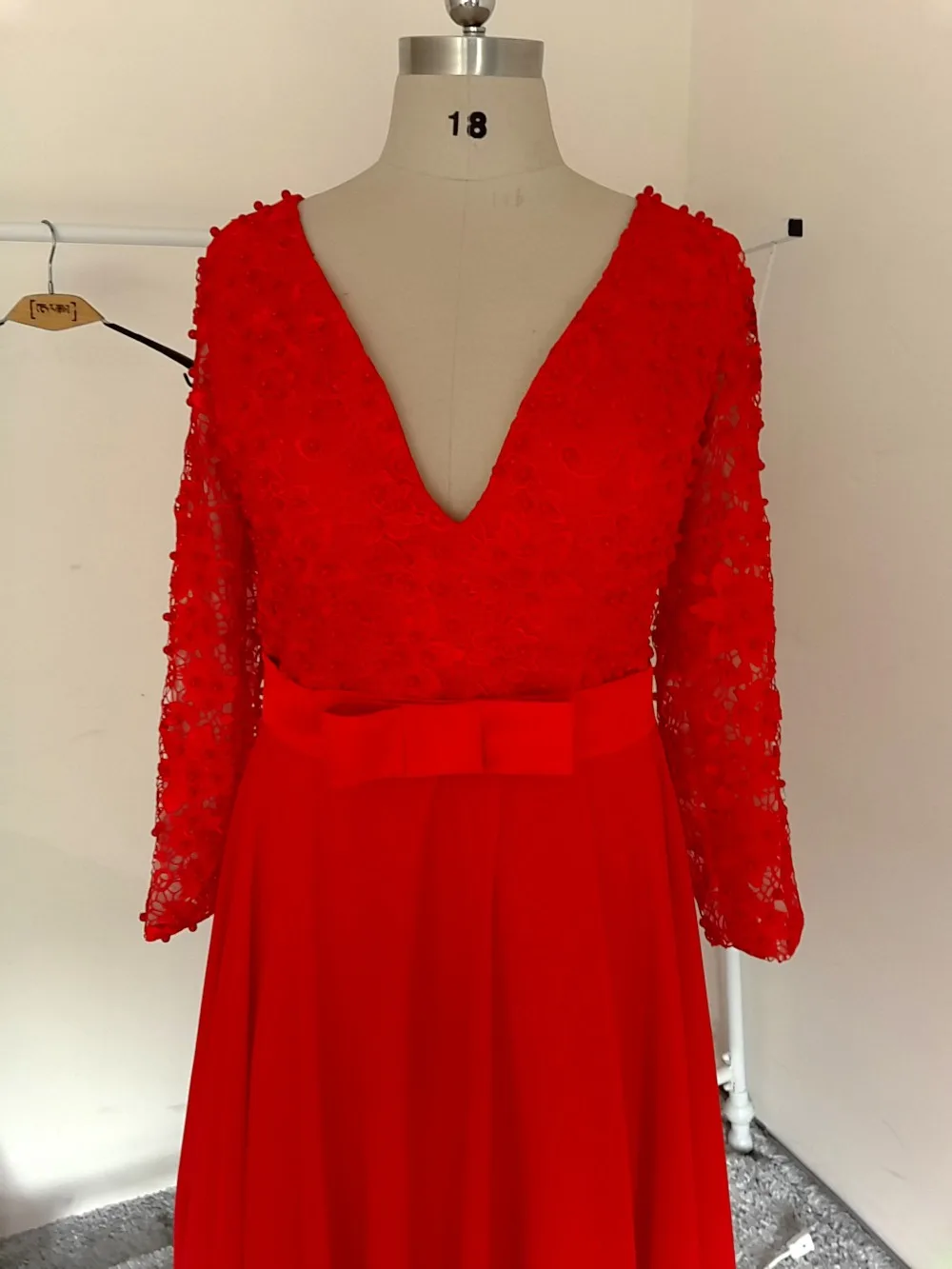 Real Photo 2017 Бургундия Вечернее Платье Кружева С Длинными Рукавами V-образным